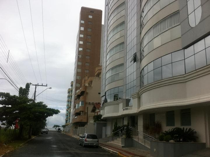 Apartamento para Venda em Itapema / SC no bairro MEIA PRAIA