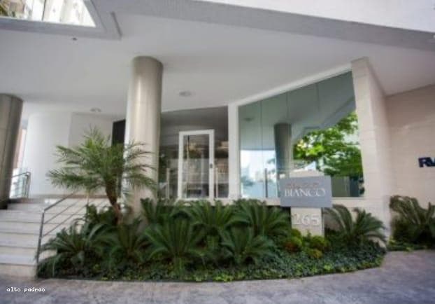 Apartamento 3 Quartos para Venda em Balneário Camboriú / SC no bairro CENTRO
