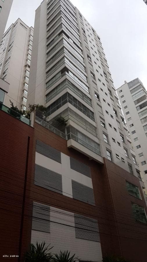 Alto Padrão para Venda em Balneário Camboriú / SC no bairro CENTRO