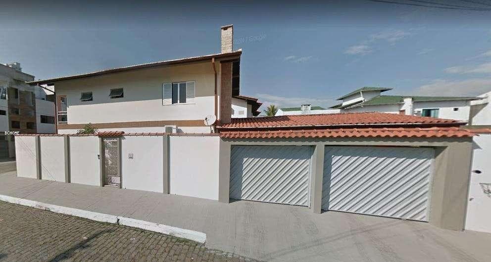 Casa 4 dormitórios ou + para Venda em Balneário Camboriú / SC no bairro CENTRO
