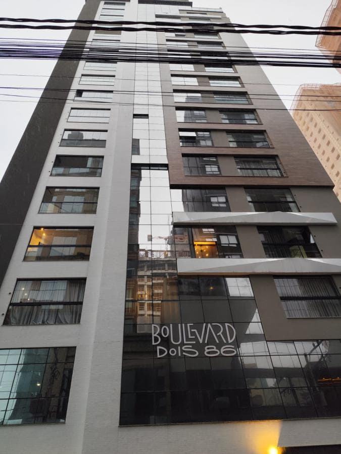 Apartamento 3 dormitórios para Venda em Itapema / SC no bairro MEIA PRAIA