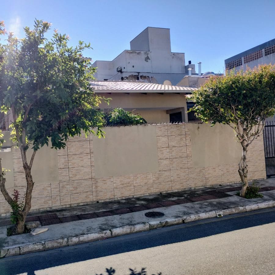 Casa para Venda em Balneário Camboriú / SC no bairro BARRA SUL-BALNEARIO CAMBURIU