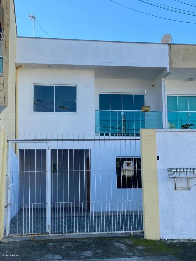 Sobrado para Venda em Camboriú / SC no bairro CENTRO